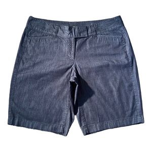 Ann Taylor est. 1954 Signature Womens Jean Short, Dark Wash, Sz. 6